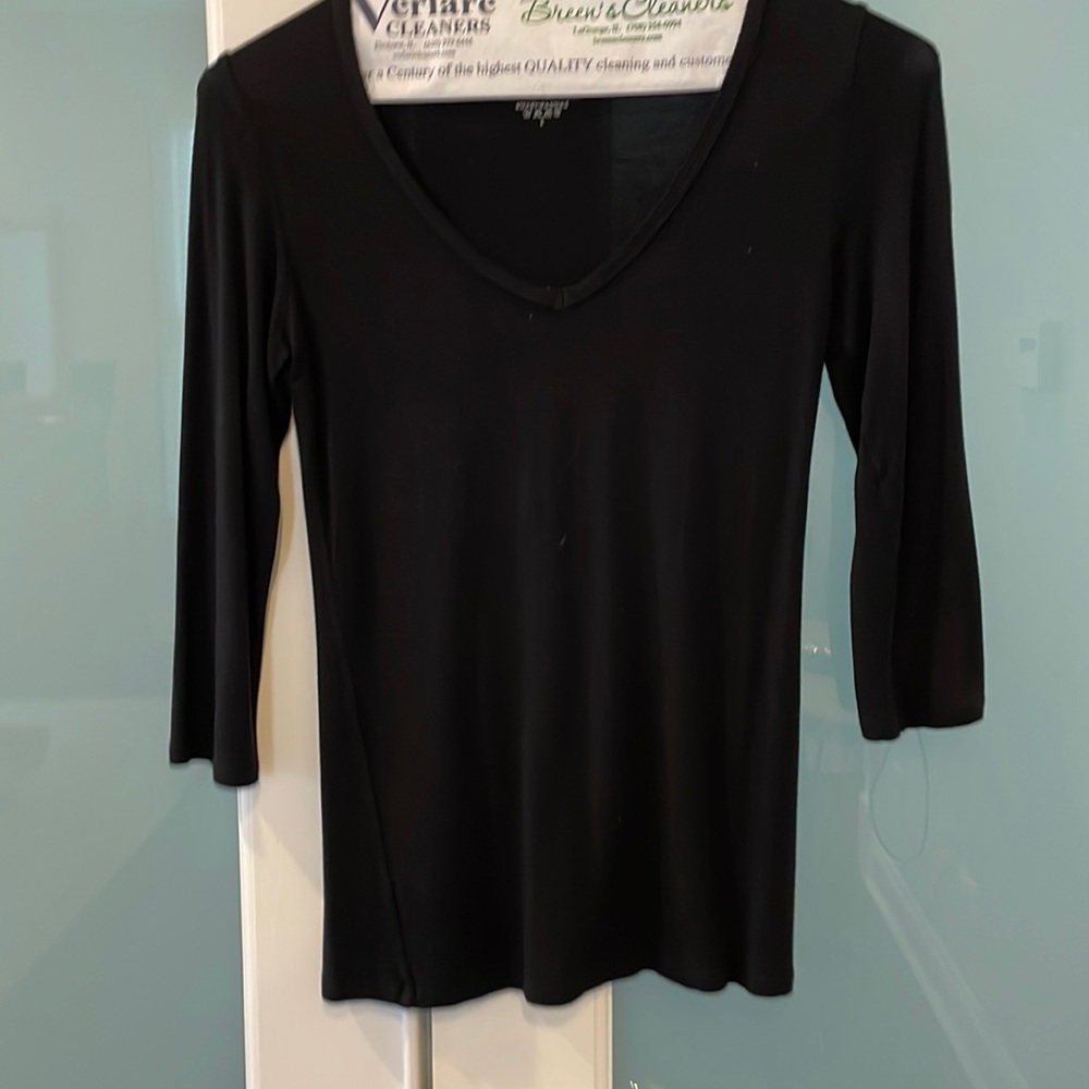 Majestic Paris v Neck tshirt with 3/4 in sleeves.